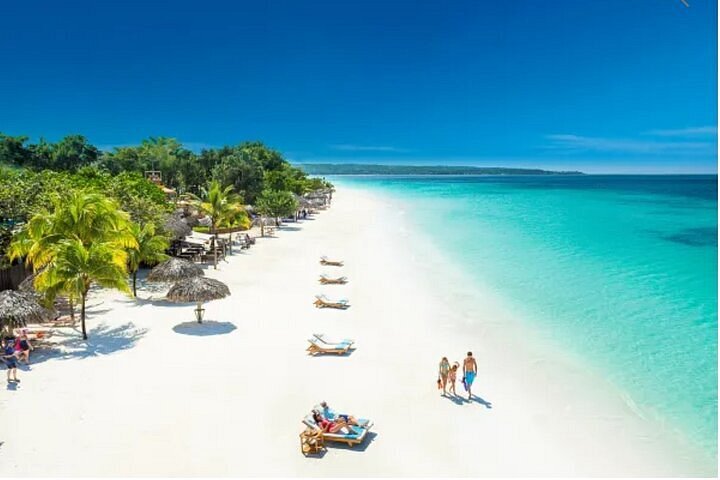 Seven Mile Beach